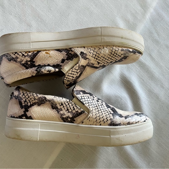 Steve Madden Snakeskin platform shoes - Picture 2 of 4